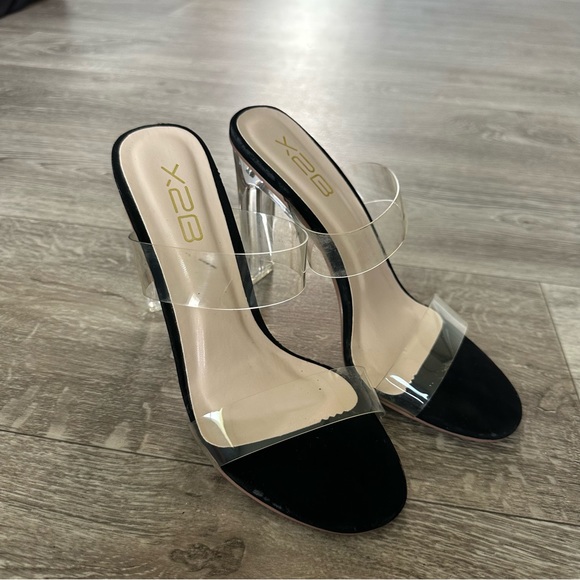 Black Heels - Picture 2 of 5